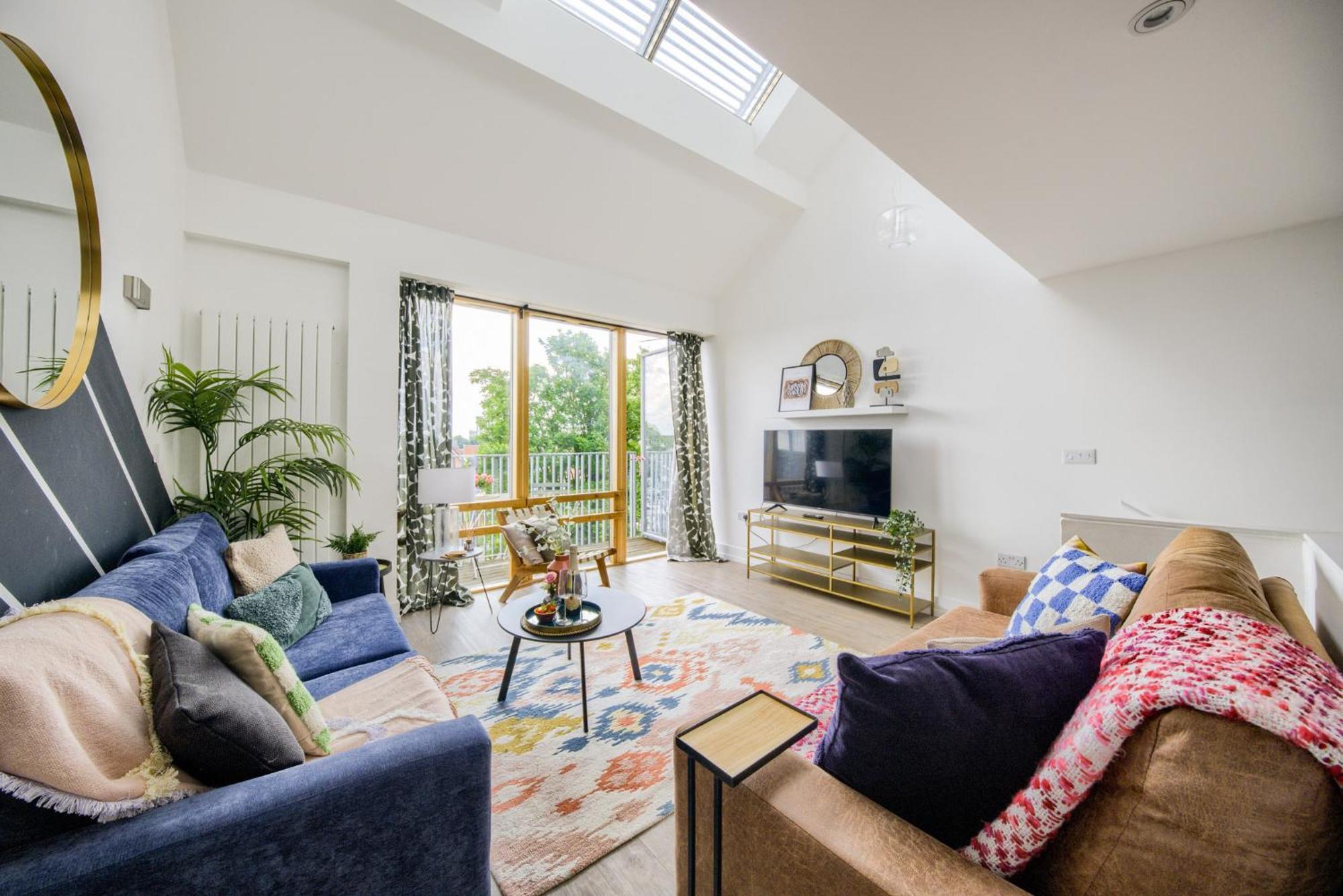 Coventry Large 4-Bed Townhouse By Empower Homes Exterior foto