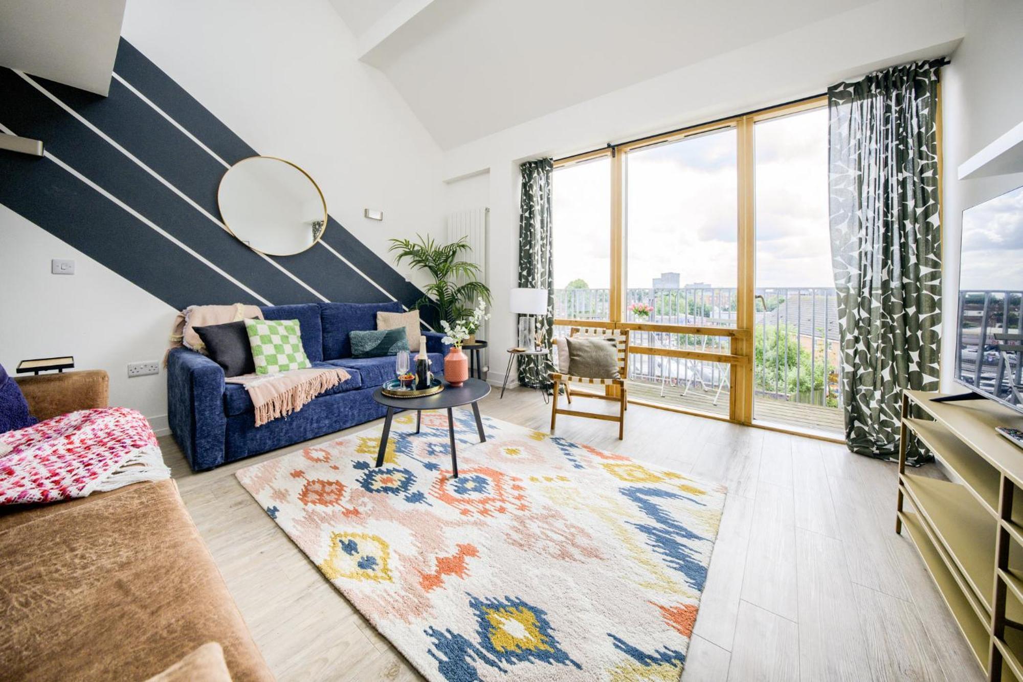 Coventry Large 4-Bed Townhouse By Empower Homes Exterior foto