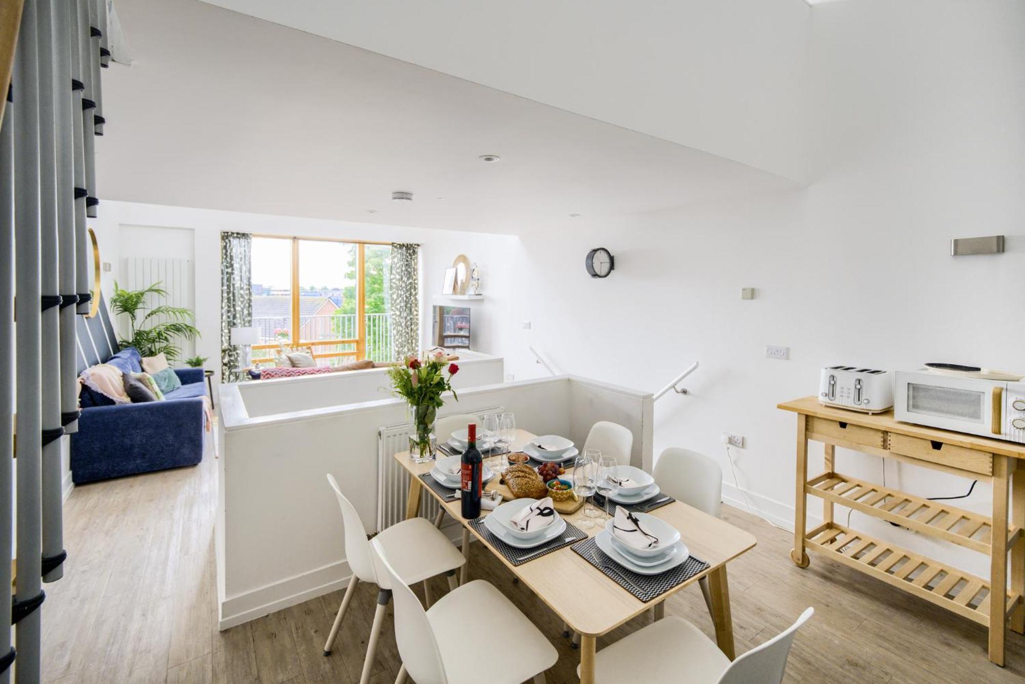 Coventry Large 4-Bed Townhouse By Empower Homes Exterior foto