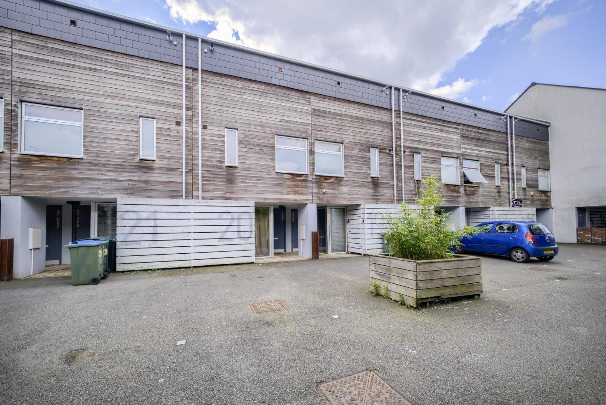 Coventry Large 4-Bed Townhouse By Empower Homes Exterior foto