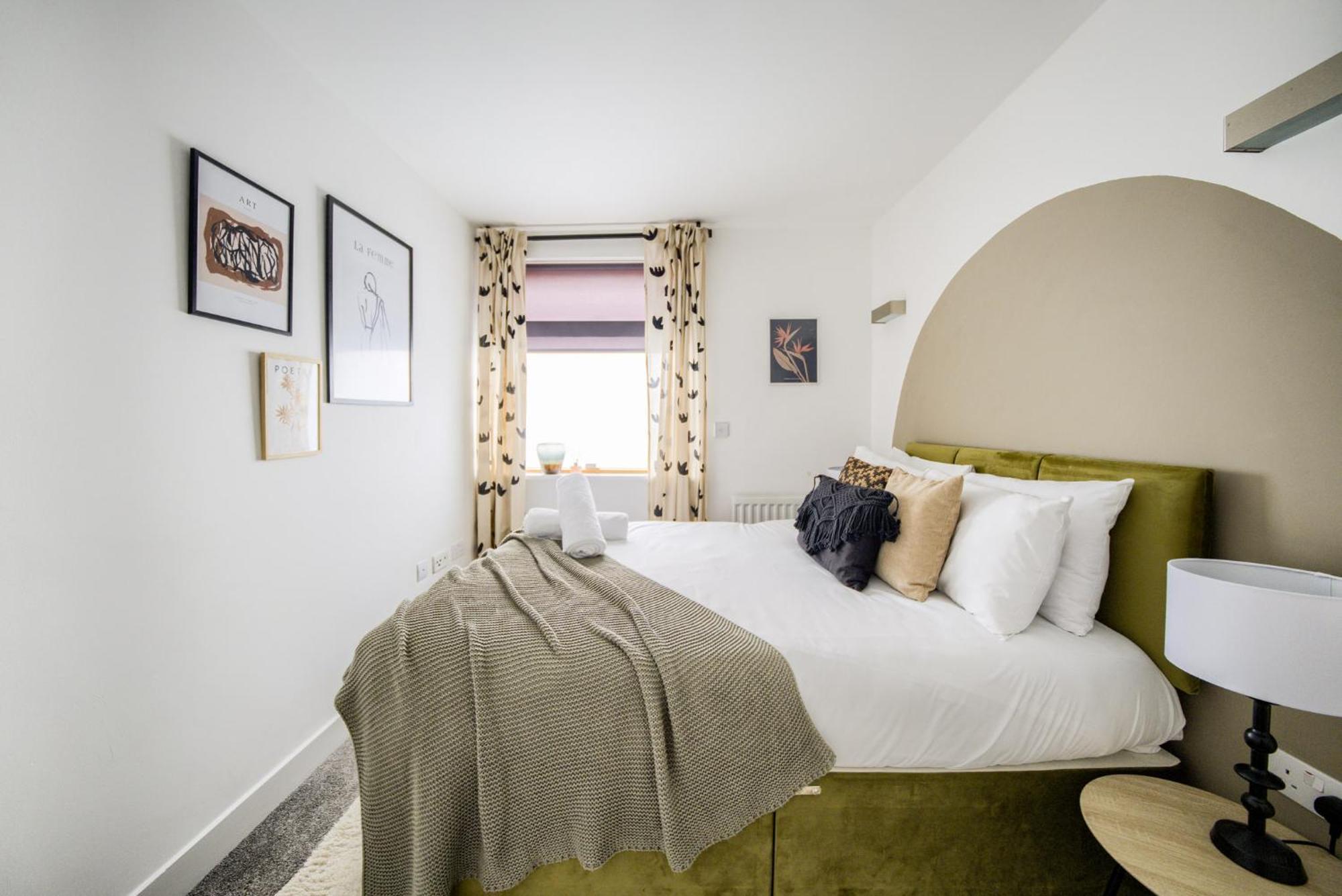 Coventry Large 4-Bed Townhouse By Empower Homes Exterior foto