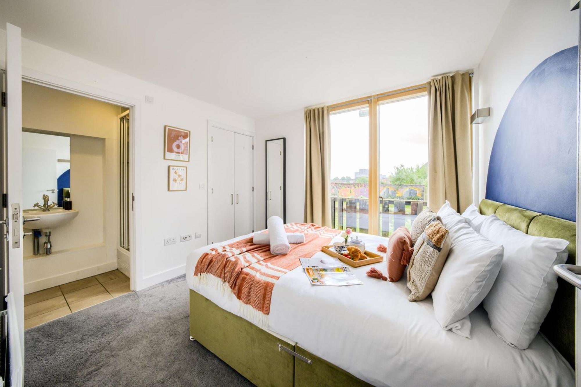 Coventry Large 4-Bed Townhouse By Empower Homes Exterior foto
