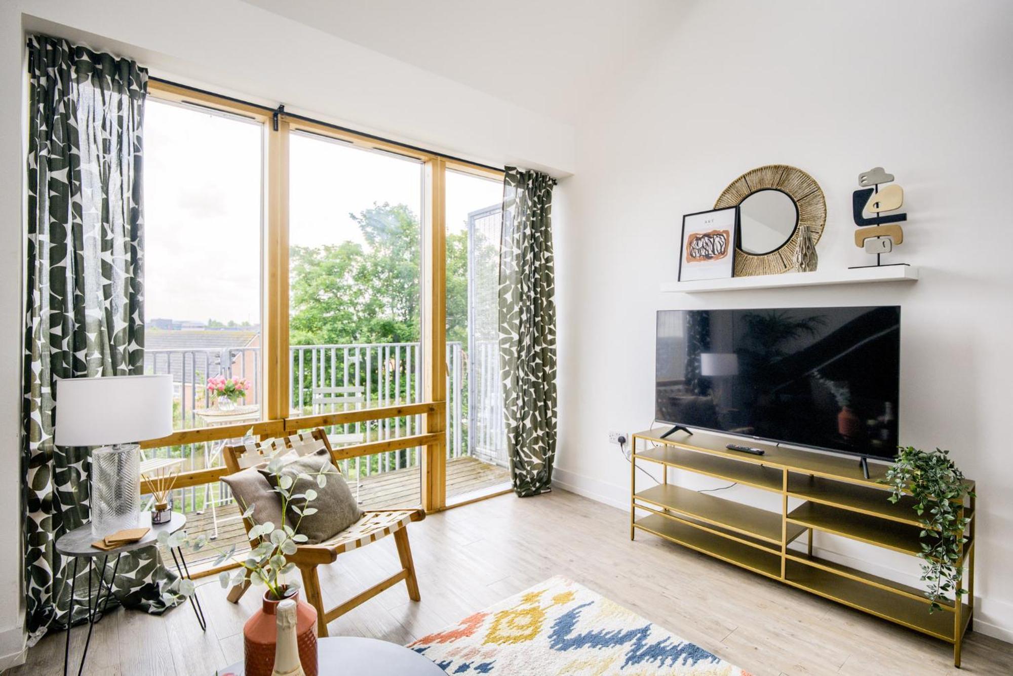 Coventry Large 4-Bed Townhouse By Empower Homes Exterior foto